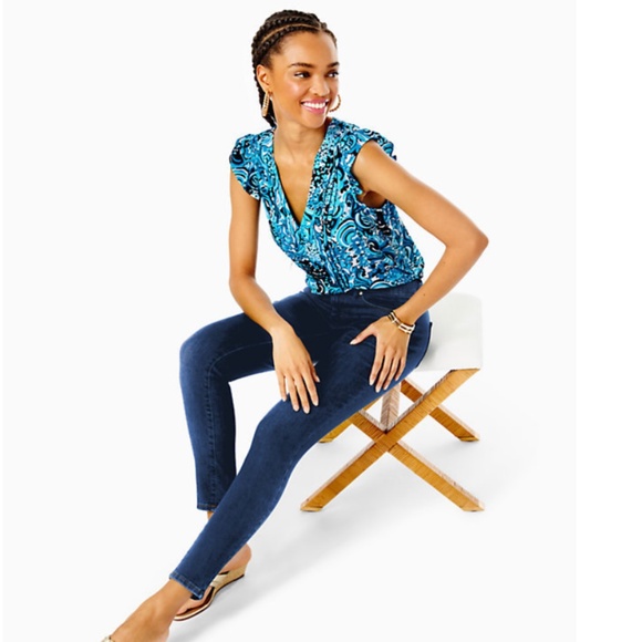 Lilly Pulitzer Tops - Lilly Pulitzer Top Blouse Ruffle Top Joan Small in Resort White Mermazing